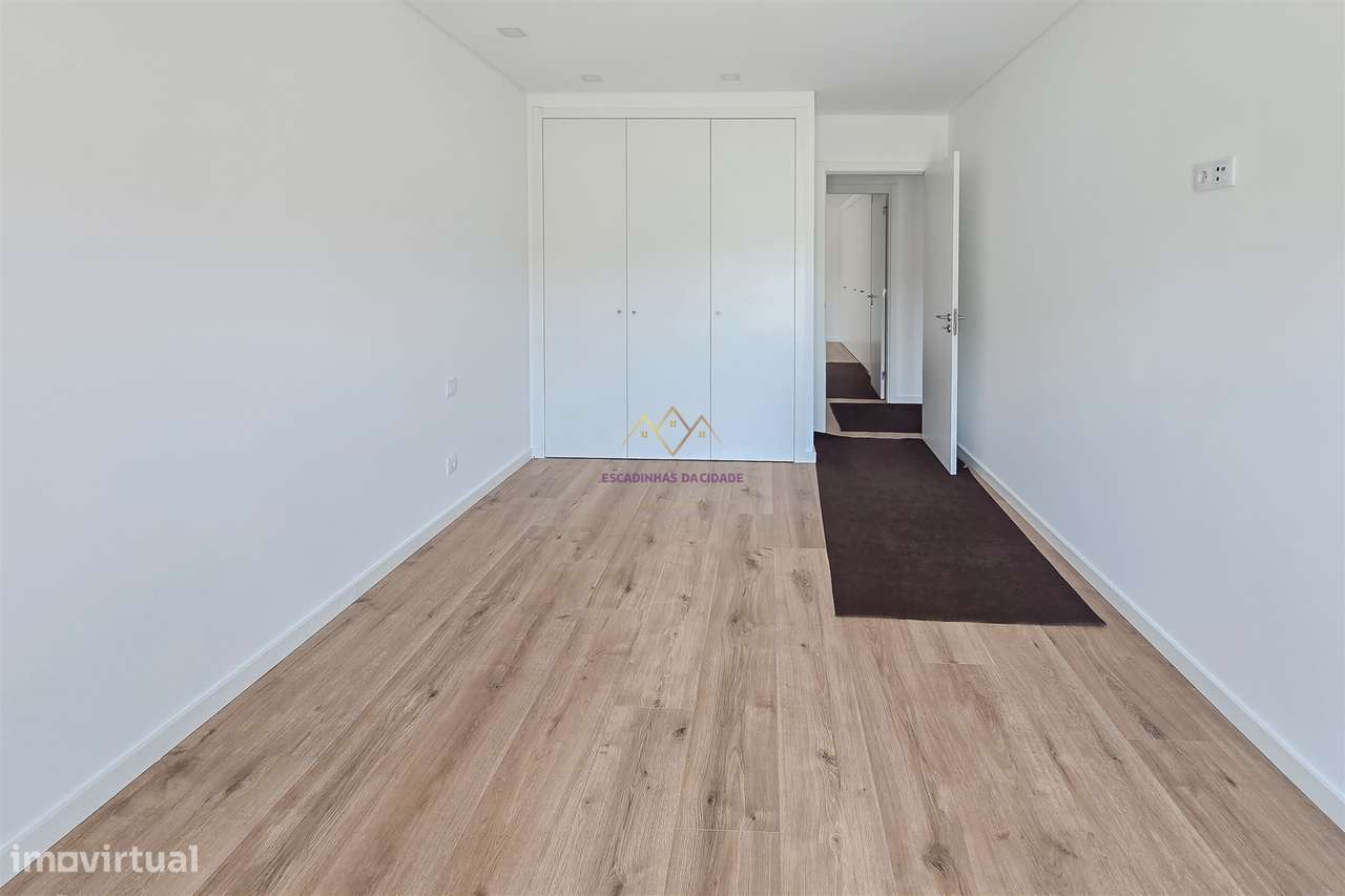 T4 com Piscina em Alverca-15