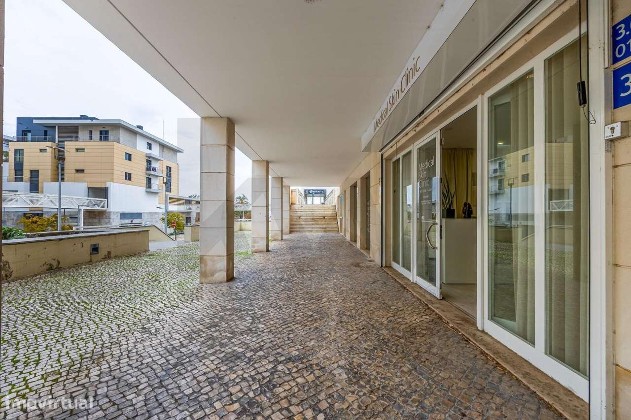 Trespasse de Loja (Clínica atualmente) com Terraço - Parque das Nações - Grande imagem: 4/21