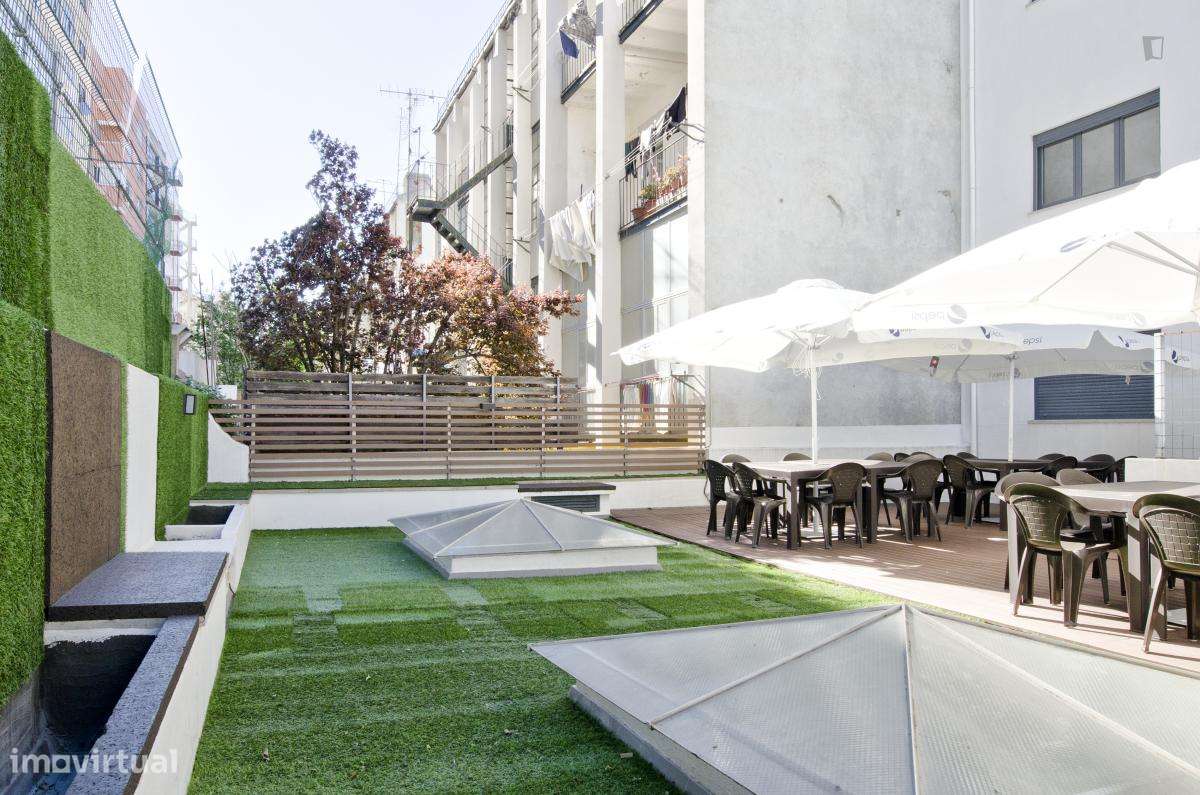 Quarto - localizado em São Sebastião Lisbon - Grande imagem: 3/10