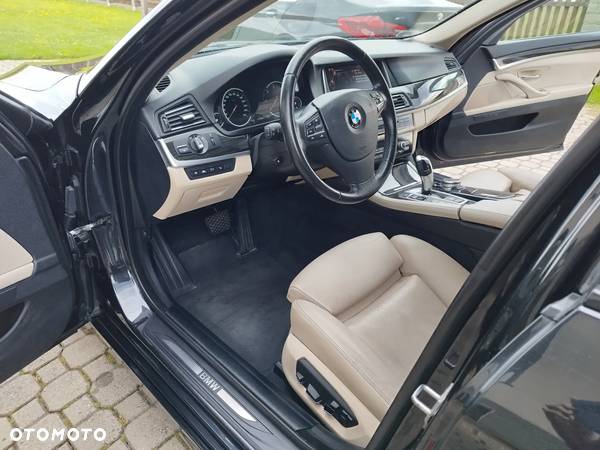 BMW Seria 5 530d xDrive Luxury Line - 25