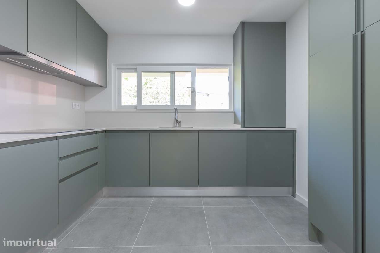 T3 Duplex a 2/3 minutos do Metro da Encarnação.-4