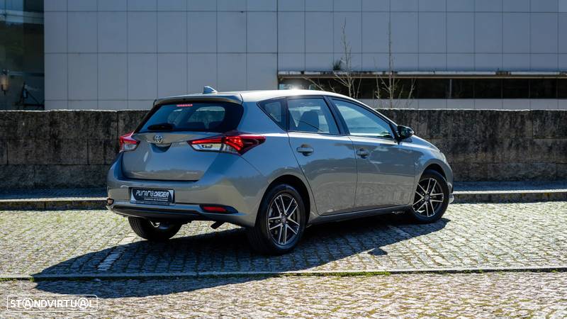 Toyota Auris 1.4 D-4D Comfort+Pack Techno - 7