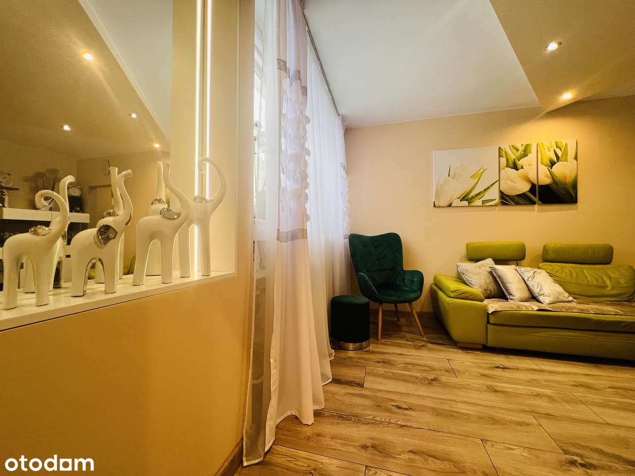 M-4 gotowe do wprowadzenia, 1 piętro z balkonem, 3 komórki- bez %-0