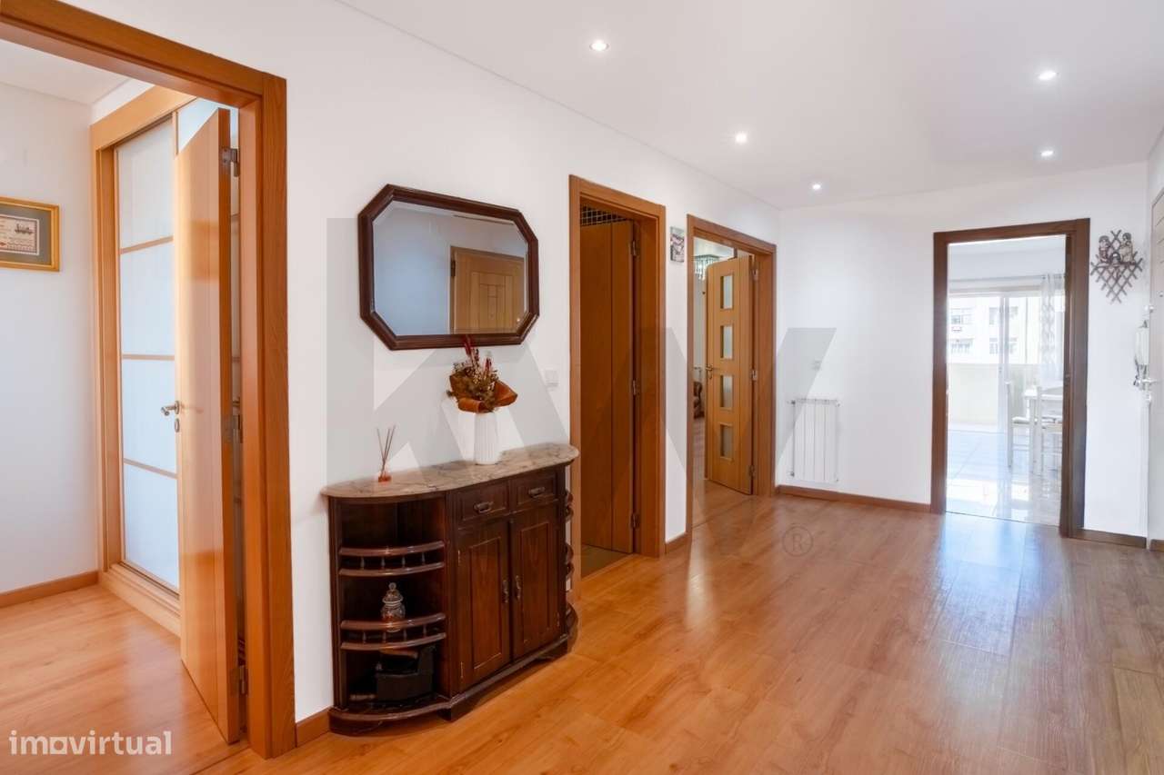 T3 com Box, Arrecadação, 3 Varandas e Vista Rio – Quinta da Piedade, 2-5