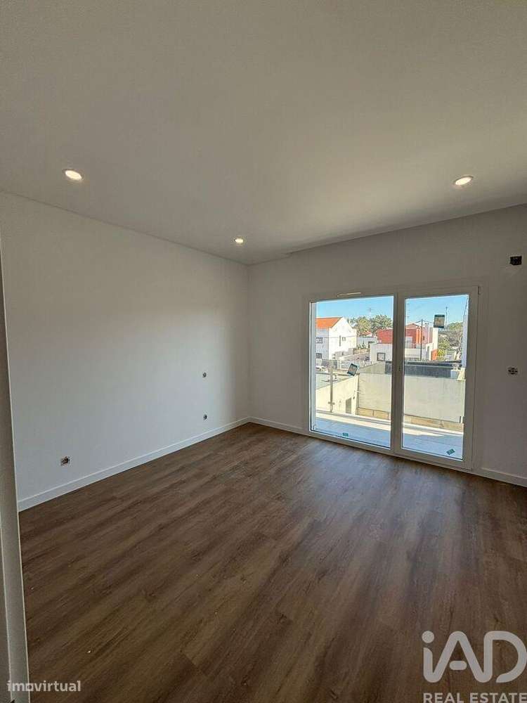 Casa / Villa T4 em Amora de 200,00 m2 - Grande imagem: 4/15