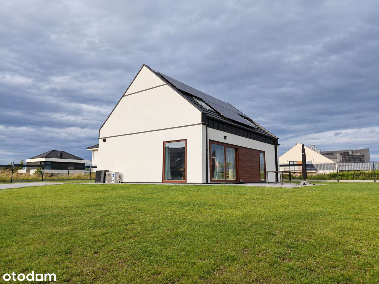 Nowy dom nad morzem 140 m²| działka 1044 m² | zeroemisyjny | biznes
