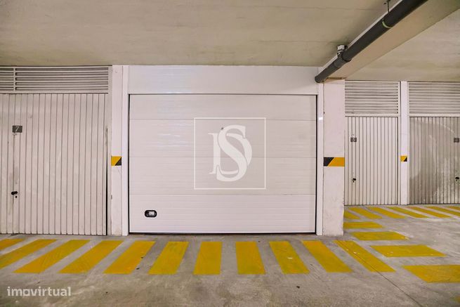 T3 c/ NOVO, Mobilado, c/ Terraço, Churrasqueira e Duas Garagens – Cent-36