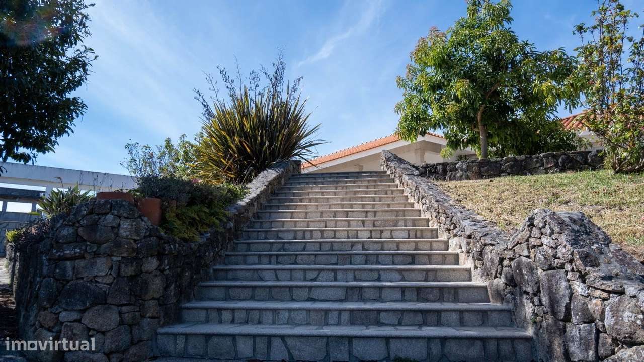 Moradia Térrea de 596m2 em Terreno de 10.000m2 | Paços de...-44