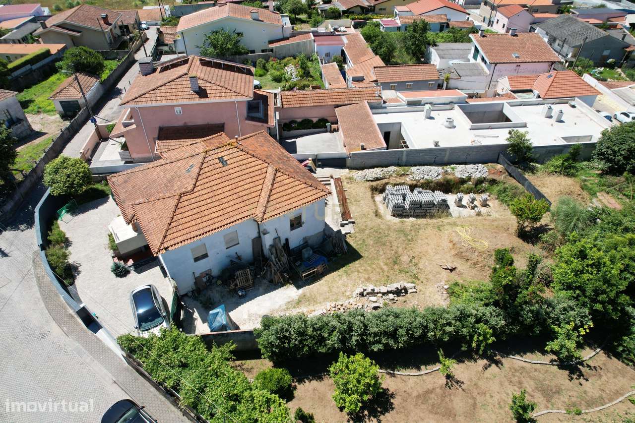 Moradia para Remodelação com Projeto Aprovado em São Félix da Marinha--15