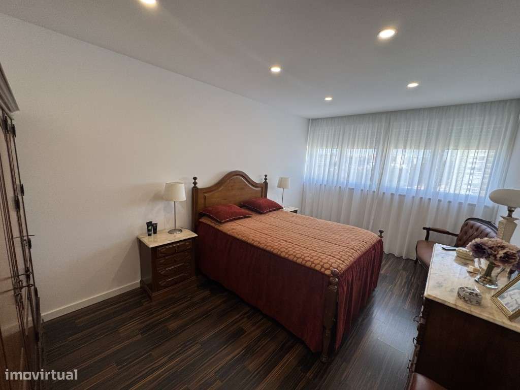 T4 Totalmente remodelado em Alfornelos - Junto ao Metro - Grande imagem: 4/15