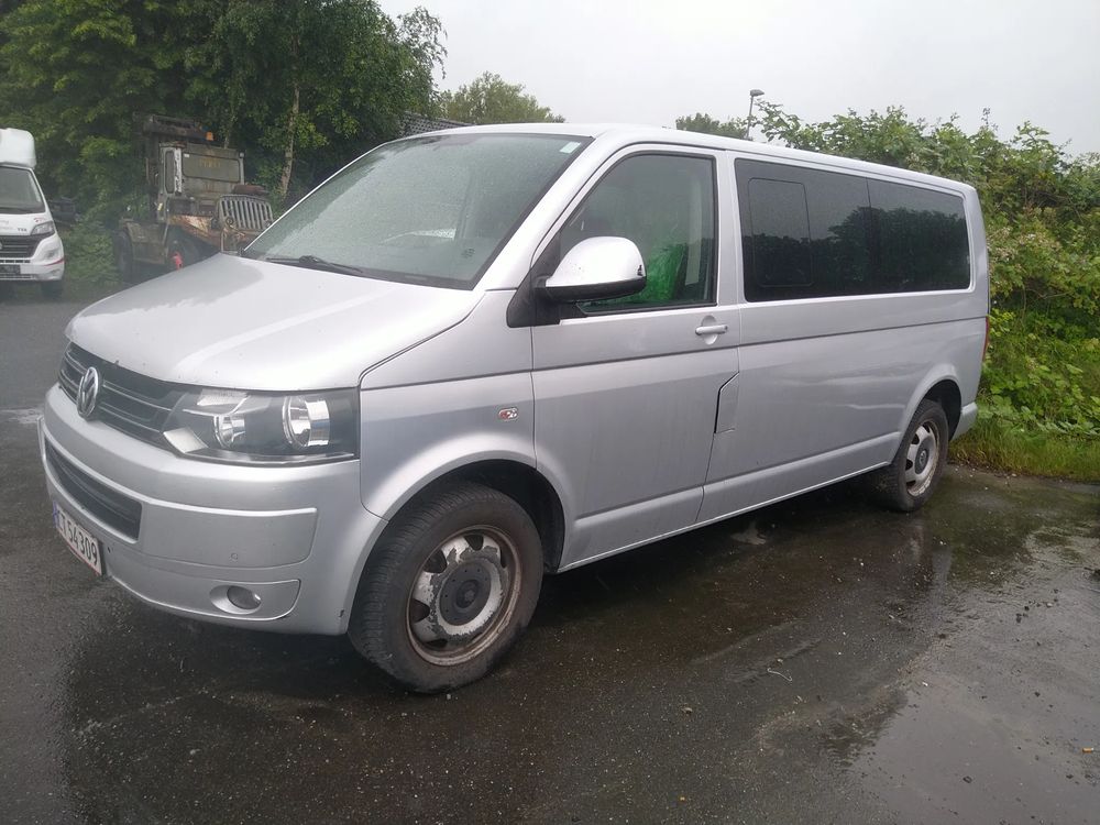 Volkswagen Caravelle 2011