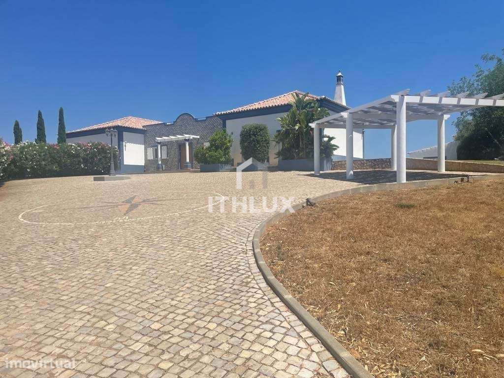 Requintada Moradia T4+2 com Vistas Panorâmicas Perto de Tavira - Grande imagem: 4/51