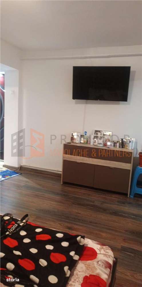 EXCLUSIVITATE Apartament 2 camere cf 1  semidecomandat zona Berca - Imagine principală: 2/9