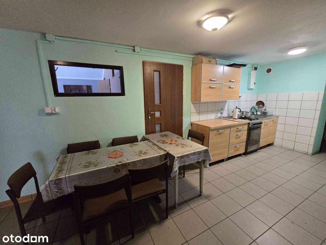 Połowa bliźniaka  wraz z działającym  biznesem-9