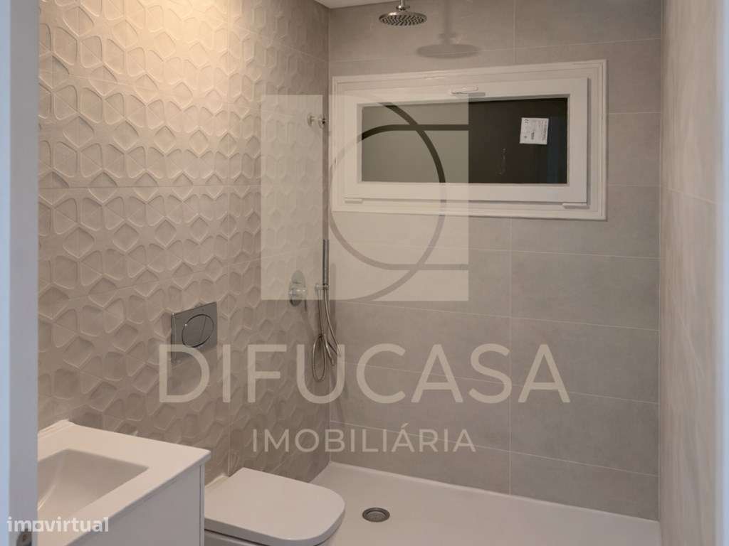 R235 - Moradia Centro de Fernão Ferro - Grande imagem: 5/22