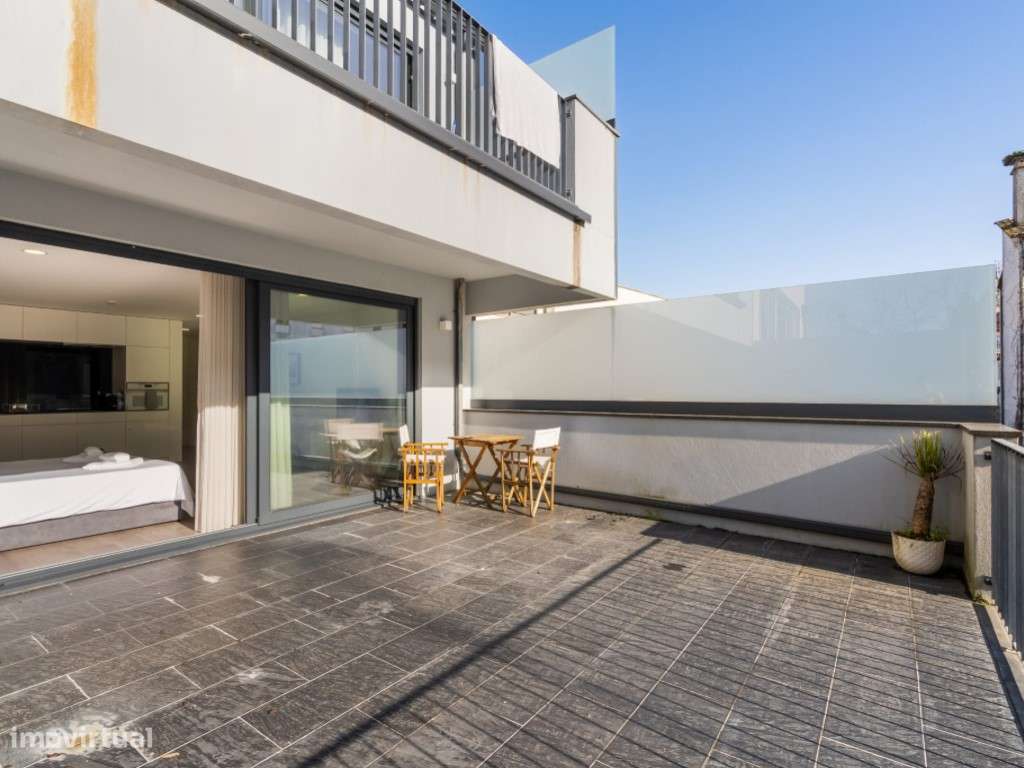 T0 Renovado com Terraço no Centro de Braga - Grande imagem: 2/18