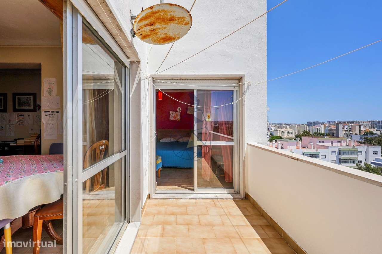Apartamento T3 com exposição solar nascente /sul em Portimão-22