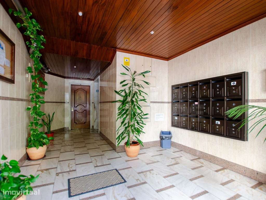 T3 com garagem, vista de serra e mar-37