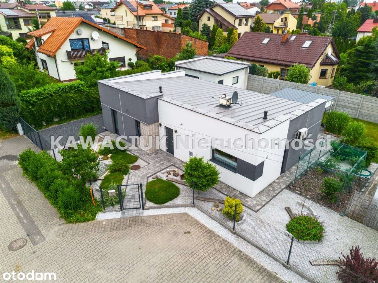 Przepiękny Dom Z Ogródkiem W Dobrej Lokalizacji