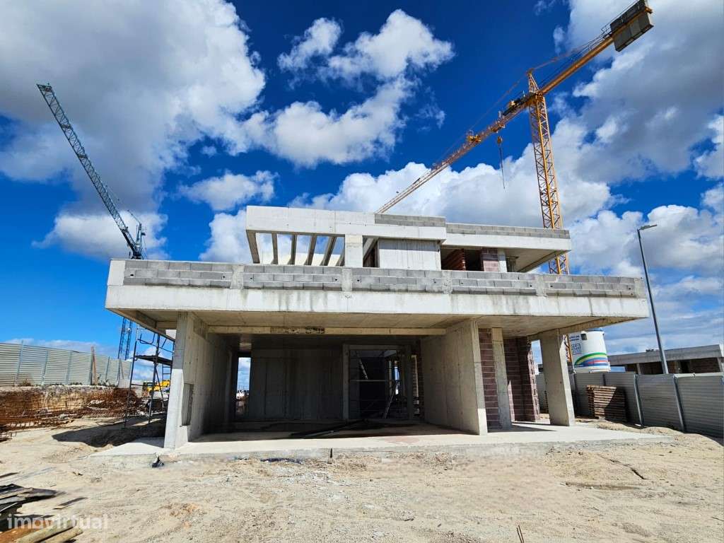 Lote com moradia iniciada junto à Lagoa de Óbidos, golfe e praia-6