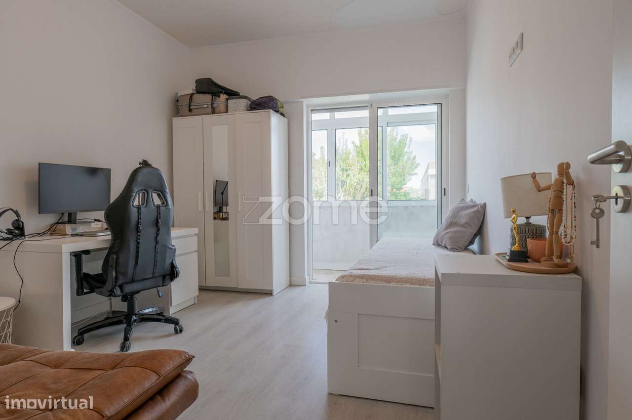 Apartamento T2 à venda em Queluz-32