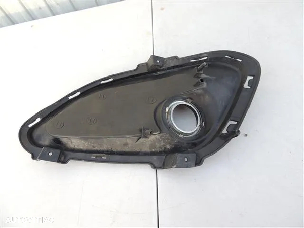 Grila proiector dreapta Kia Rio an 2012 2013 2014 2015 cod 86584-1W200 - 2