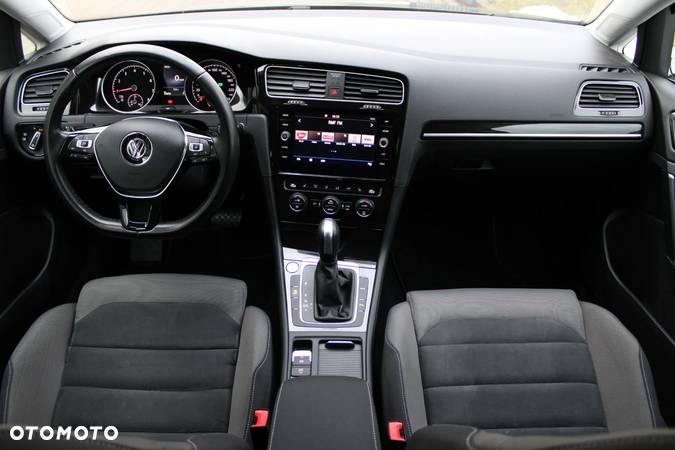 Volkswagen Golf - 9