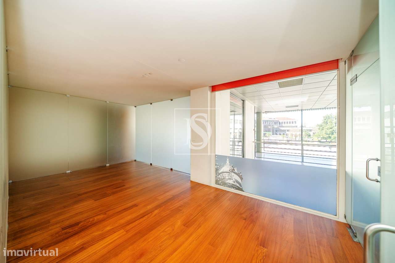 Loja 141m2 na Praça da Justiça, em frente ao Tribunal, Braga-22