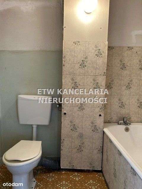 Pokój z widną kuchnią i balkonem.-6