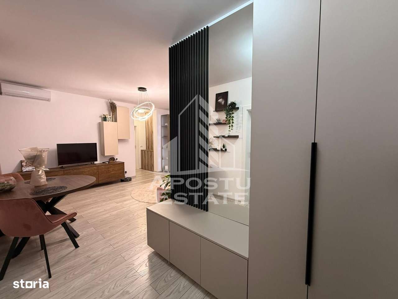 Apartament cu 2 camere, ultrafinisat, zona Dumbravita - Imagine principală: 2/13
