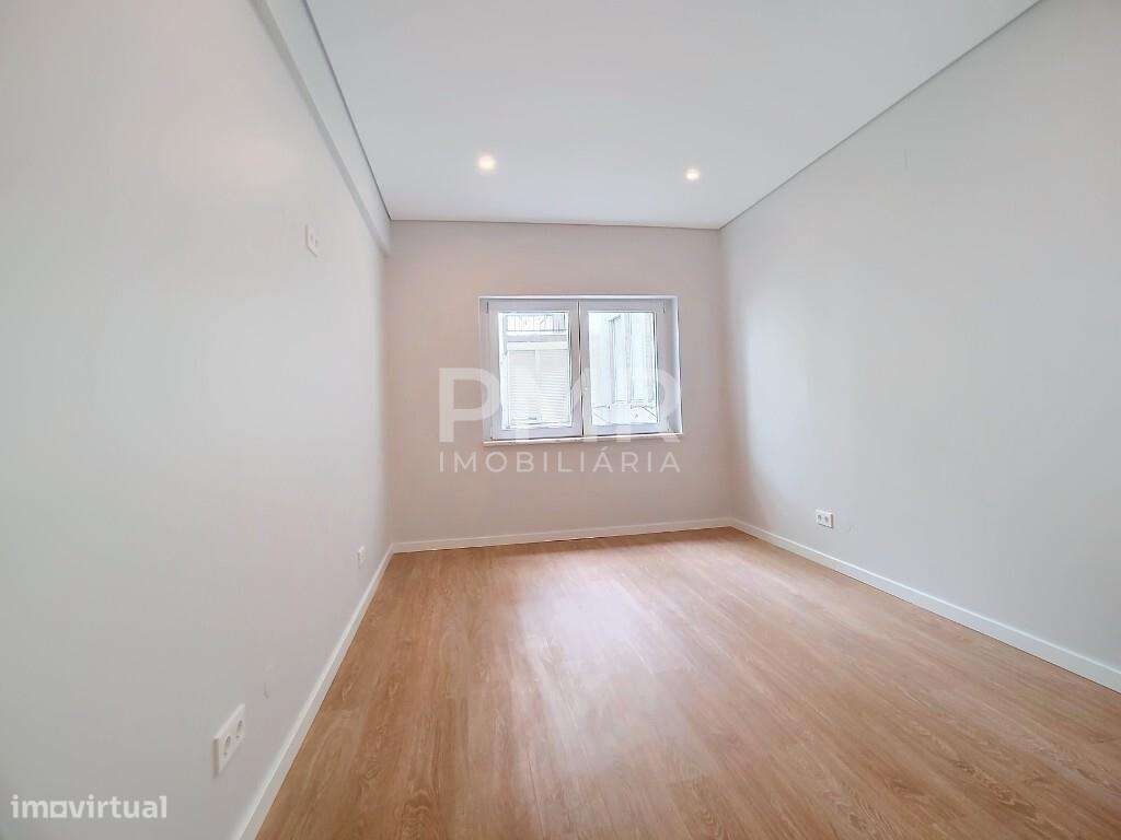 Apartamento T3 totalmente remodelado, para venda  no Lumiar.-5