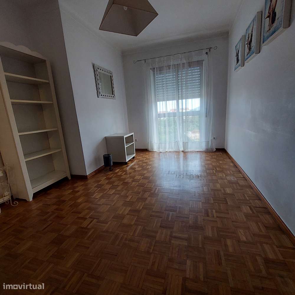 T1 com cozinha separada e elevador em Coimbra-6