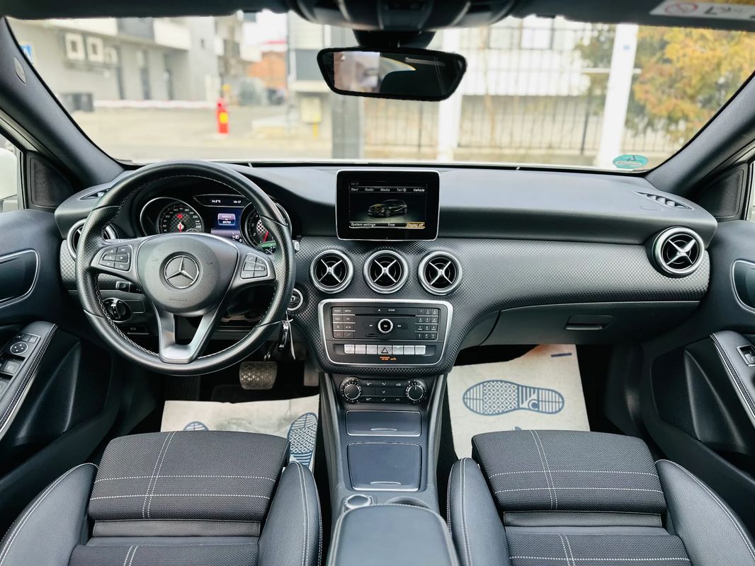 Mercedes-Benz A 180 (BlueEFFICIENCY) 7G-DCT Urban - 6