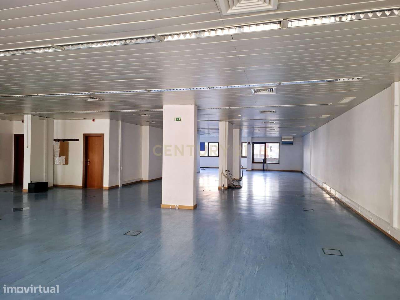 Escritório para arrendamento 448 m² / 2 lugares de estacionamento – La - Grande imagem: 2/34