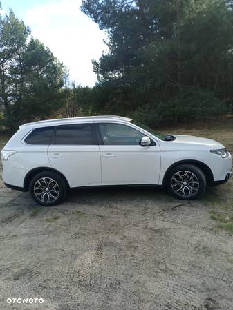 Mitsubishi Outlander - 4