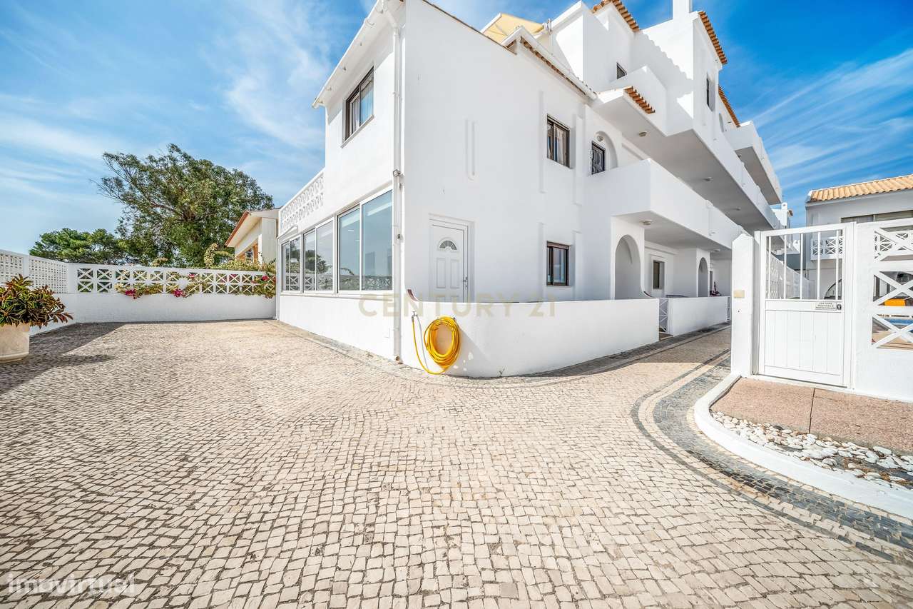 Apartamento T2 com terraços e piscina a 100 metros da praia da Oura –-21