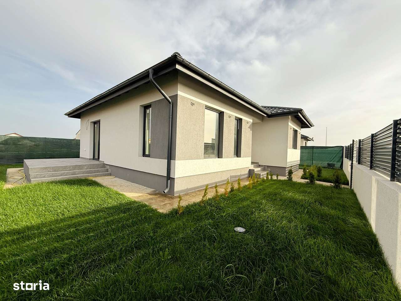 Casa moderna / 3 Camere / 2 Bai / Curte amenajata - Imagine principală: 2/18