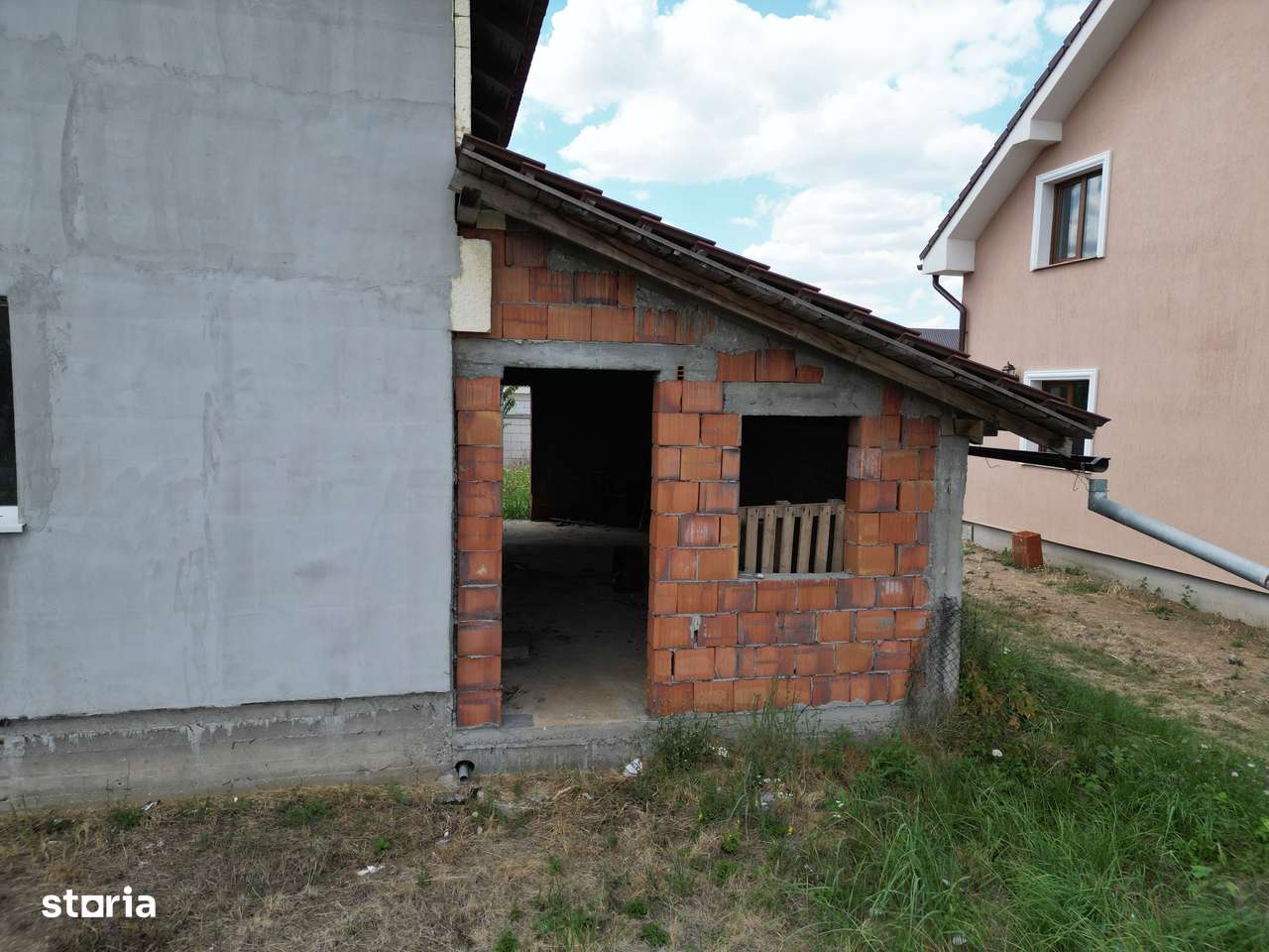 Casa la gri in Frumuseni - Imagine principală: 4/14