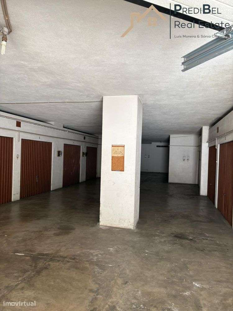 Garagem box Monte Abraão-11