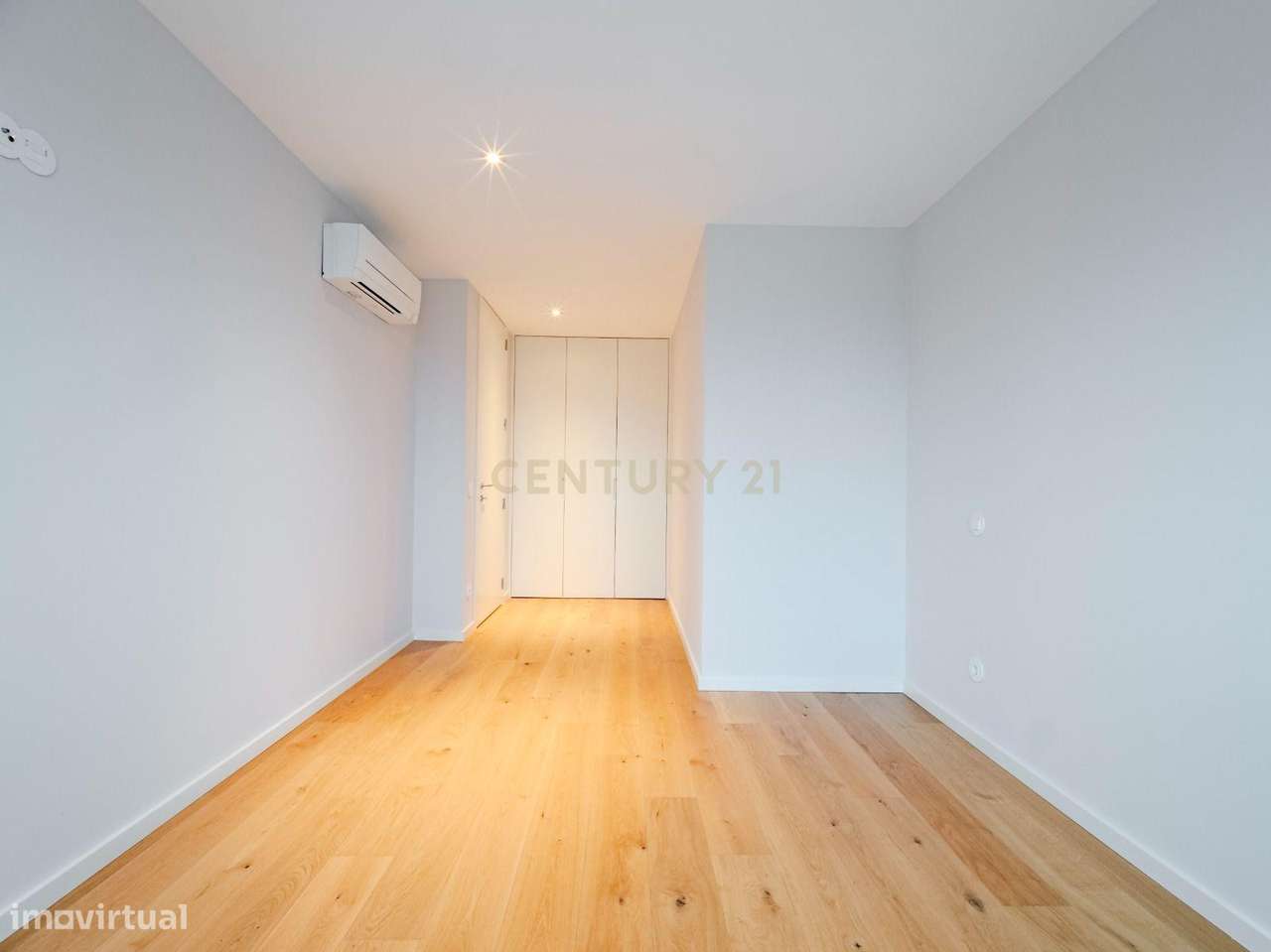 Apartamento T3 de Luxo em Condomínio Privado com Piscina, Padel e Giná-27