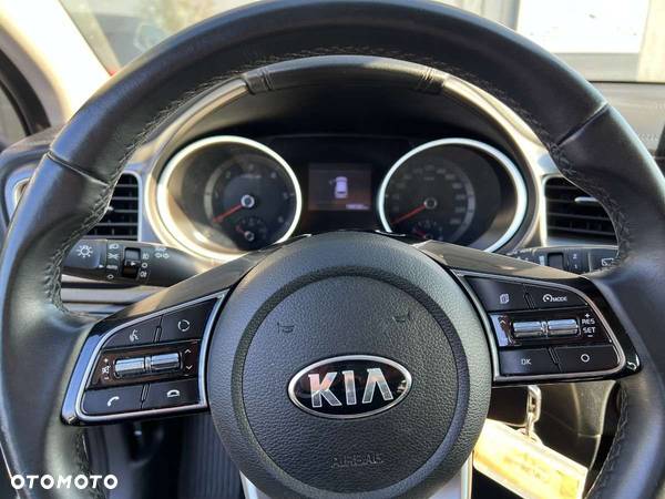 Kia Ceed - 13