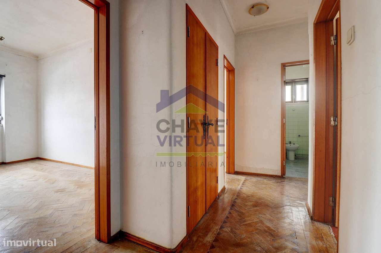 Moradia V4 com Quintal e Sõtão - Centro Bombarral-27