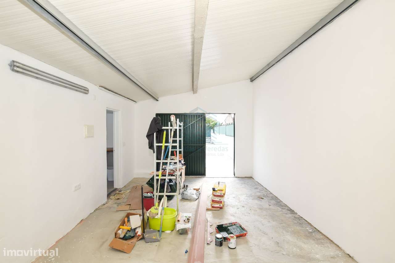 Moradia T3 remodelada com Anexos, Garagem e Poço.-21