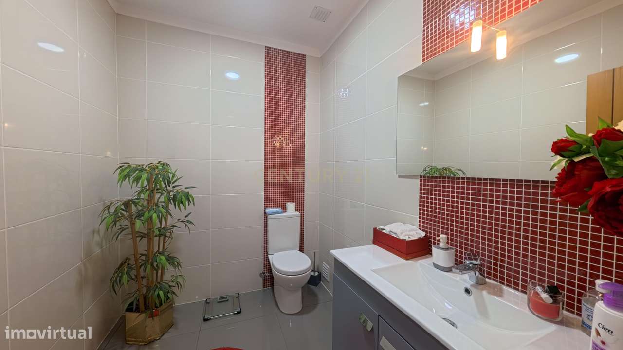 Viva com qualidade e tranquilidade - Moradia T4 Viso Sul Viseu - Grande imagem: 5/8