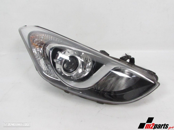 Farol normal Direito Seminovo/ Original HYUNDAI i30 (GD) 92102A6060 - 1