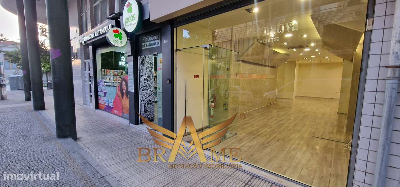 Loja Premium no Centro de Paços de Ferreira – Excelente Visibilidade - Grande imagem: 3/45