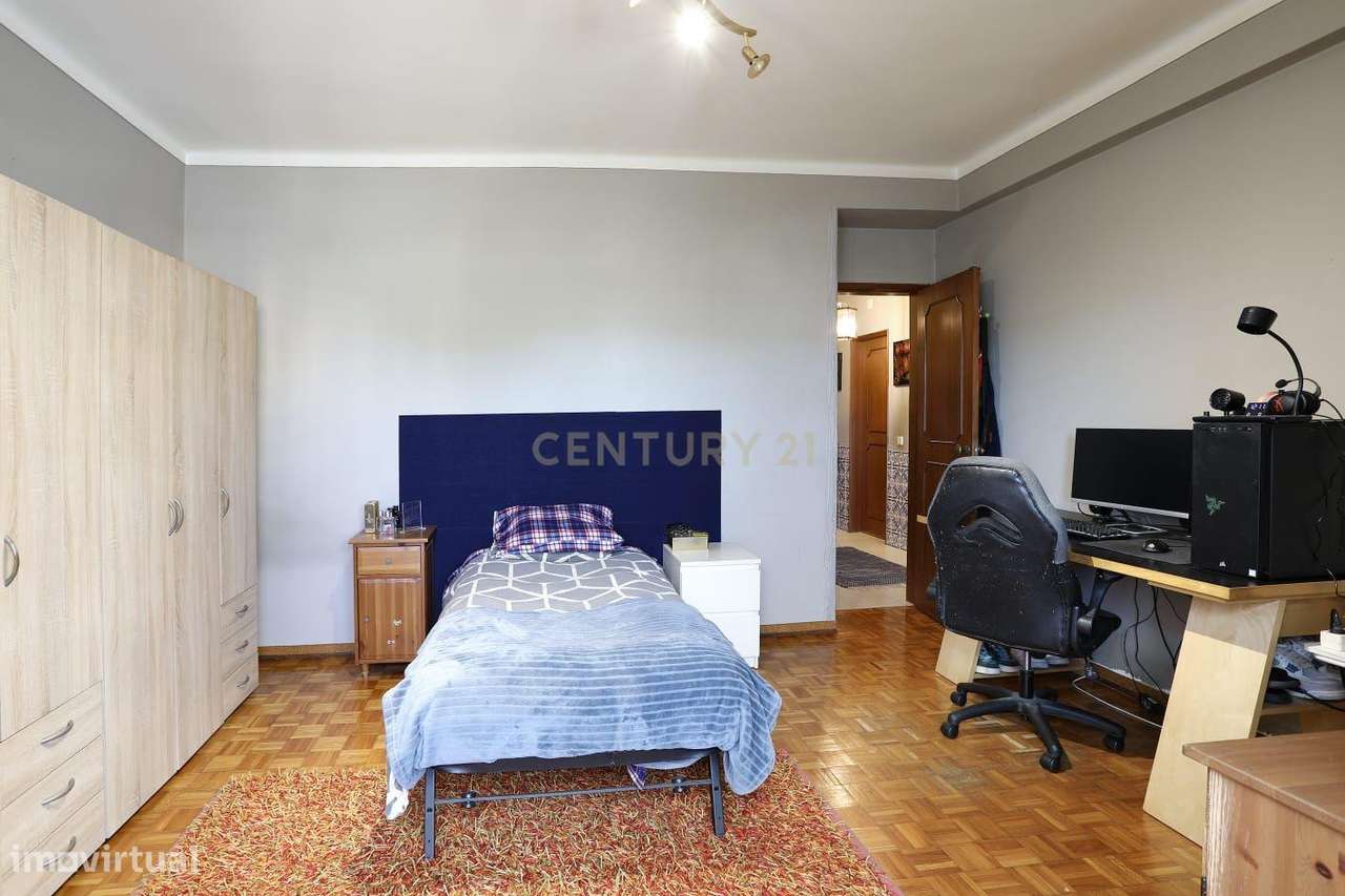 Apartamento T2 em Montijo com Vista para a Cidade-11