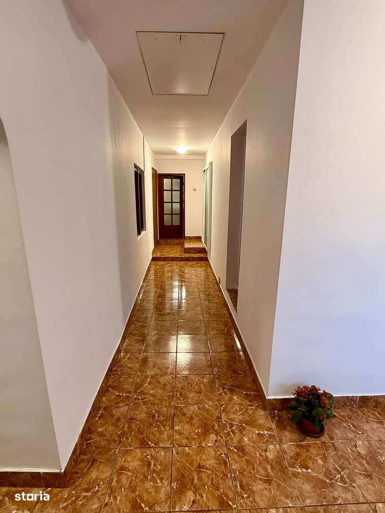 Casa de vânzare cu 4 camere zona Rahova Teiuș Sector 5 - Imagine principală: 5/15