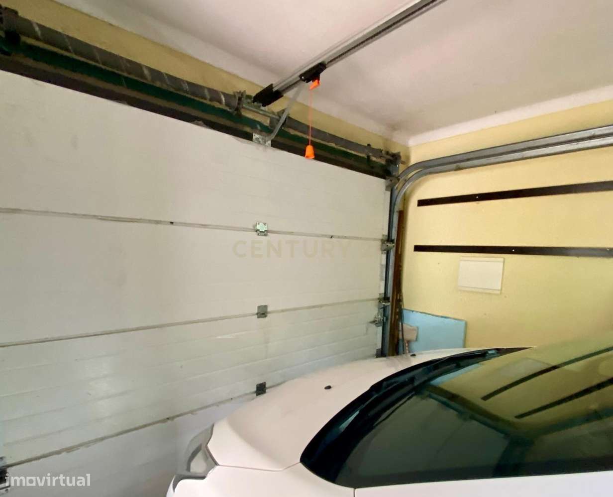 Moradia T4 Independente com garagem e jardim e Sótão em Setúbal-39