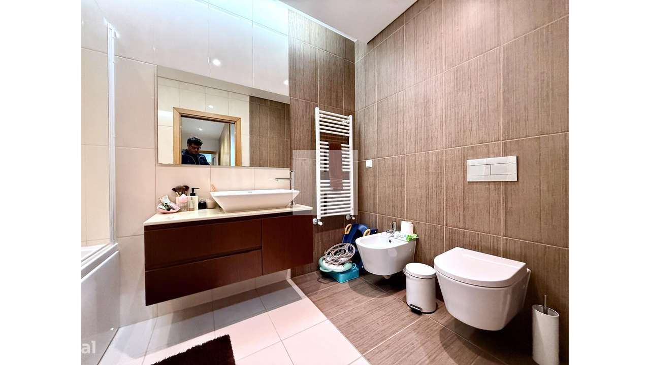 Apartamento T3 c/ Garagem-27